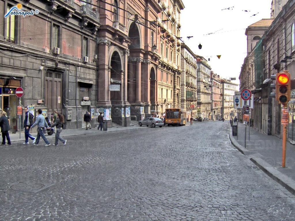 Maison Dante Неаполь Экстерьер фото